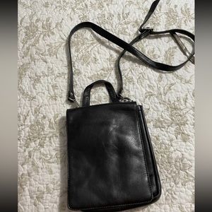 Excellent Condition Leather Crossbody Bag